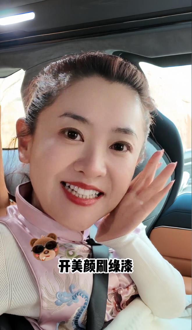 非遗被吓得捂嘴尖叫连连仍站第一排围观九游会·j9网站月亮姐姐回山西老家看(图4)