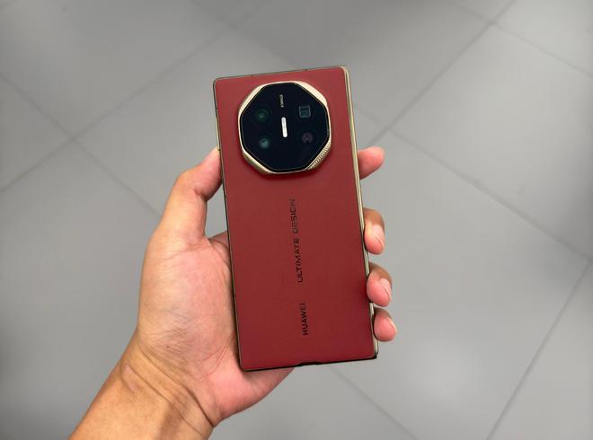 old 6 vs iPhone16 Pro Max：机皇之争九游会j9入口登录新