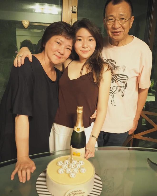 盐商富甲一方亿万身家近日同囡囡西安被捕获j9九游会真人游戏第一金牌绿叶祖上是四大(图8)