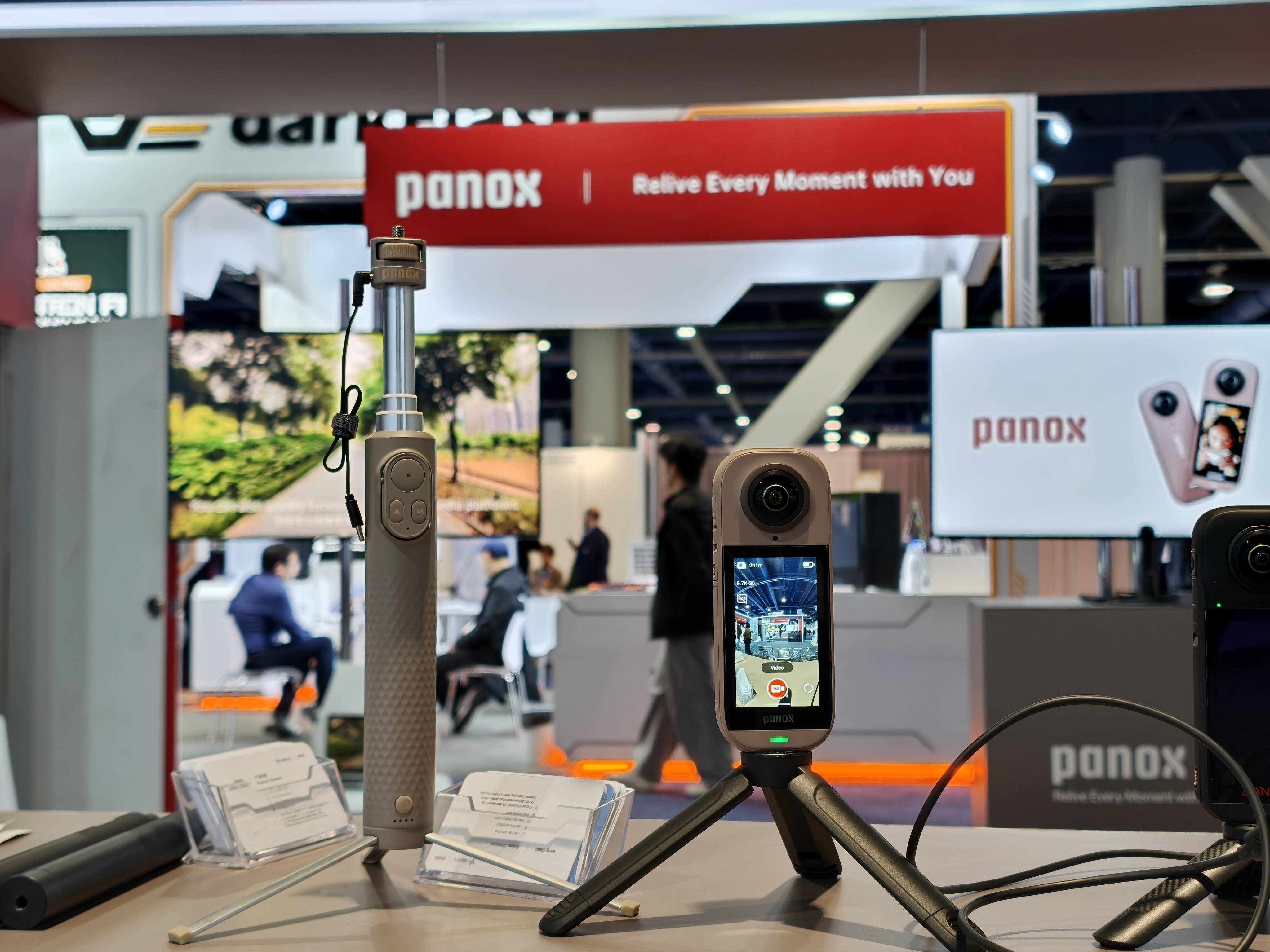 ！六大玩家CES交卷：影像赛道打法变了j9九游会入口首页分体、全景、机械臂(图6)