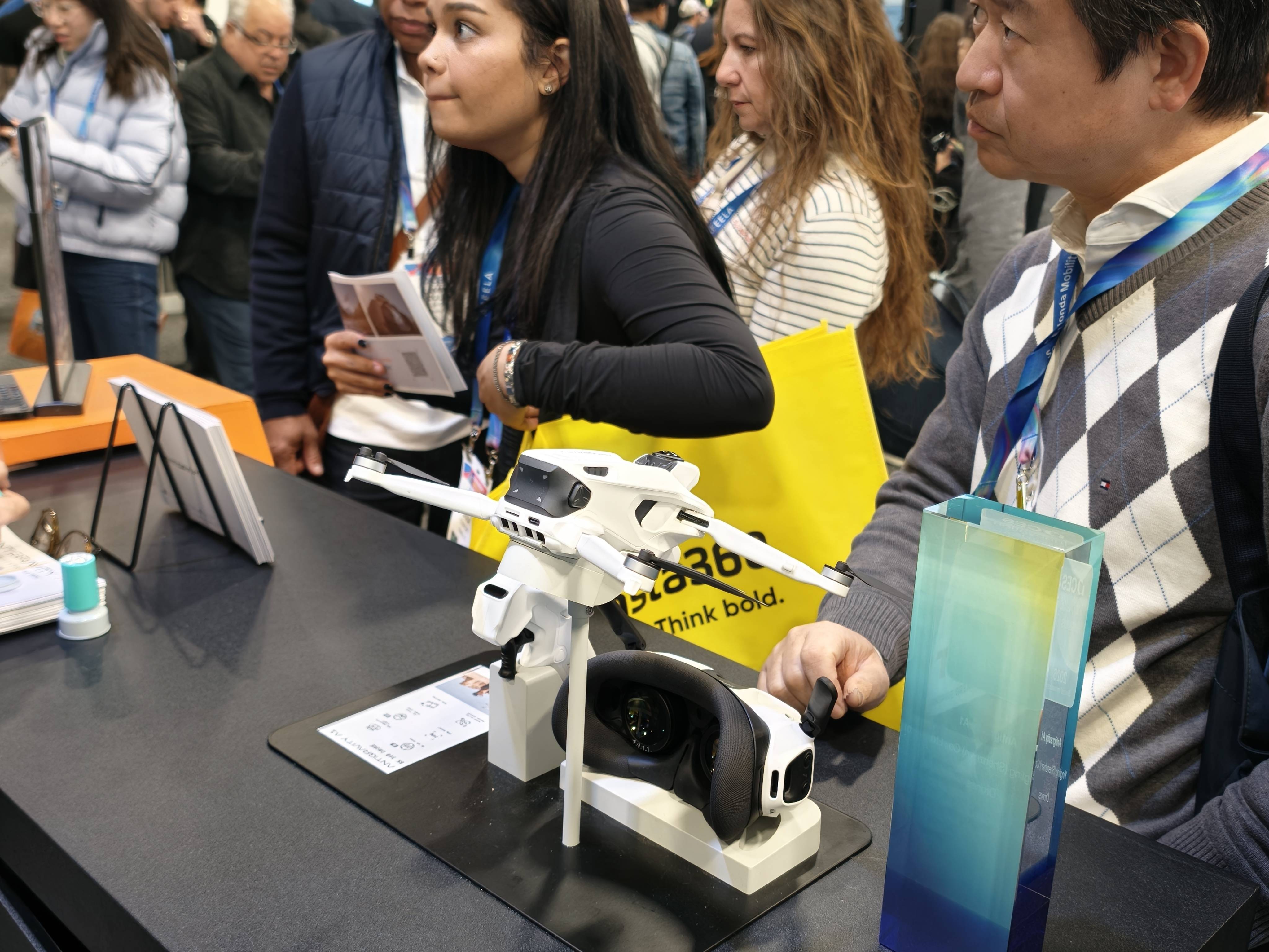 ！六大玩家CES交卷：影像赛道打法变了j9九游会入口首页分体、全景、机械臂(图7)